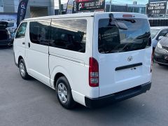 Photo of the vehicle Toyota HiAce