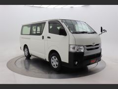 Photo of the vehicle Toyota HiAce