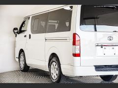 Photo of the vehicle Toyota HiAce