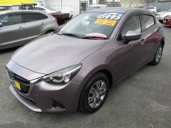 Photo of the vehicle Mazda Demio