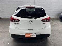 Photo of the vehicle Mazda Demio