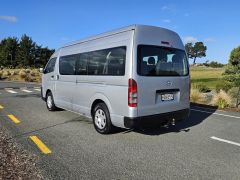 Photo of the vehicle Toyota HiAce