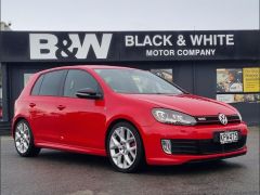 Photo of the vehicle Volkswagen Golf