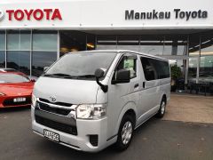 Photo of the vehicle Toyota HiAce