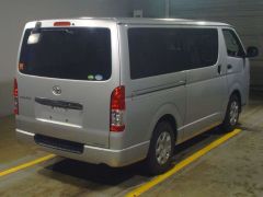 Photo of the vehicle Toyota HiAce