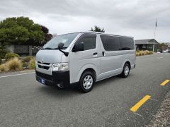 Photo of the vehicle Toyota HiAce