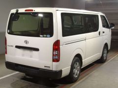 Photo of the vehicle Toyota HiAce