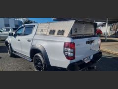 Photo of the vehicle Mitsubishi Triton