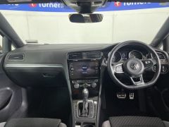 Photo of the vehicle Volkswagen Golf