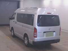 Photo of the vehicle Toyota HiAce