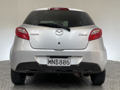 Photo of the vehicle Mazda Demio