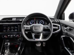 Photo of the vehicle Audi Q3