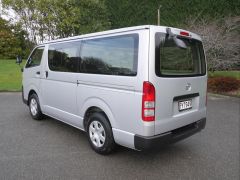 Photo of the vehicle Toyota HiAce