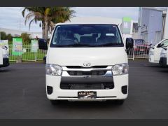 Photo of the vehicle Toyota HiAce