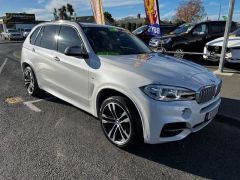 Photo of the vehicle BMW X5