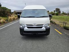 Photo of the vehicle Toyota HiAce