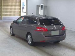 Photo of the vehicle Peugeot 308