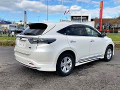 Photo of the vehicle Toyota Harrier