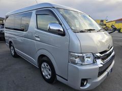 Photo of the vehicle Toyota HiAce