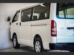 Photo of the vehicle Toyota HiAce