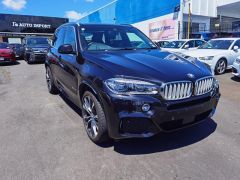 Photo of the vehicle BMW X5