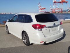 Photo of the vehicle Subaru Legacy