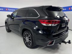 Photo of the vehicle Toyota Highlander