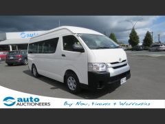 Photo of the vehicle Toyota HiAce