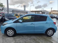 Photo of the vehicle Toyota Vitz