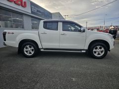 Photo of the vehicle Isuzu D-Max