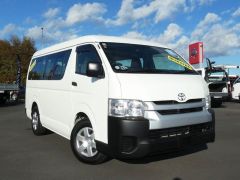 Photo of the vehicle Toyota HiAce