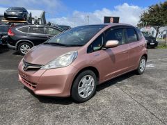 Photo of the vehicle Honda Fit