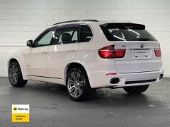 Photo of the vehicle BMW X5