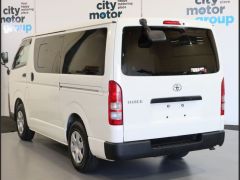 Photo of the vehicle Toyota HiAce