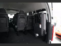 Photo of the vehicle Toyota HiAce