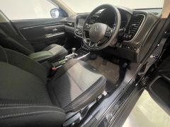 Photo of the vehicle Mitsubishi Outlander