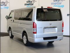 Photo of the vehicle Toyota HiAce