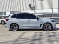 Photo of the vehicle BMW X5