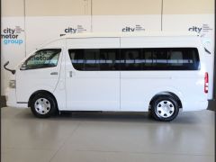 Photo of the vehicle Toyota HiAce