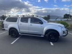 Photo of the vehicle Isuzu D-Max