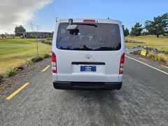 Photo of the vehicle Toyota HiAce