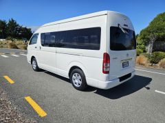 Photo of the vehicle Toyota HiAce