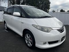 Photo of the vehicle Toyota Estima