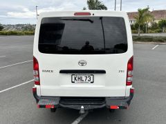 Photo of the vehicle Toyota HiAce