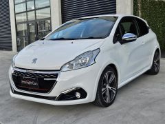 Photo of the vehicle Peugeot 208