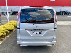 Photo of the vehicle Nissan Serena