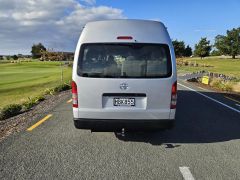 Photo of the vehicle Toyota HiAce