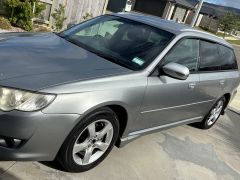 Photo of the vehicle Subaru Legacy