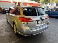 Photo of the vehicle Subaru Legacy