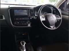 Photo of the vehicle Mitsubishi Outlander